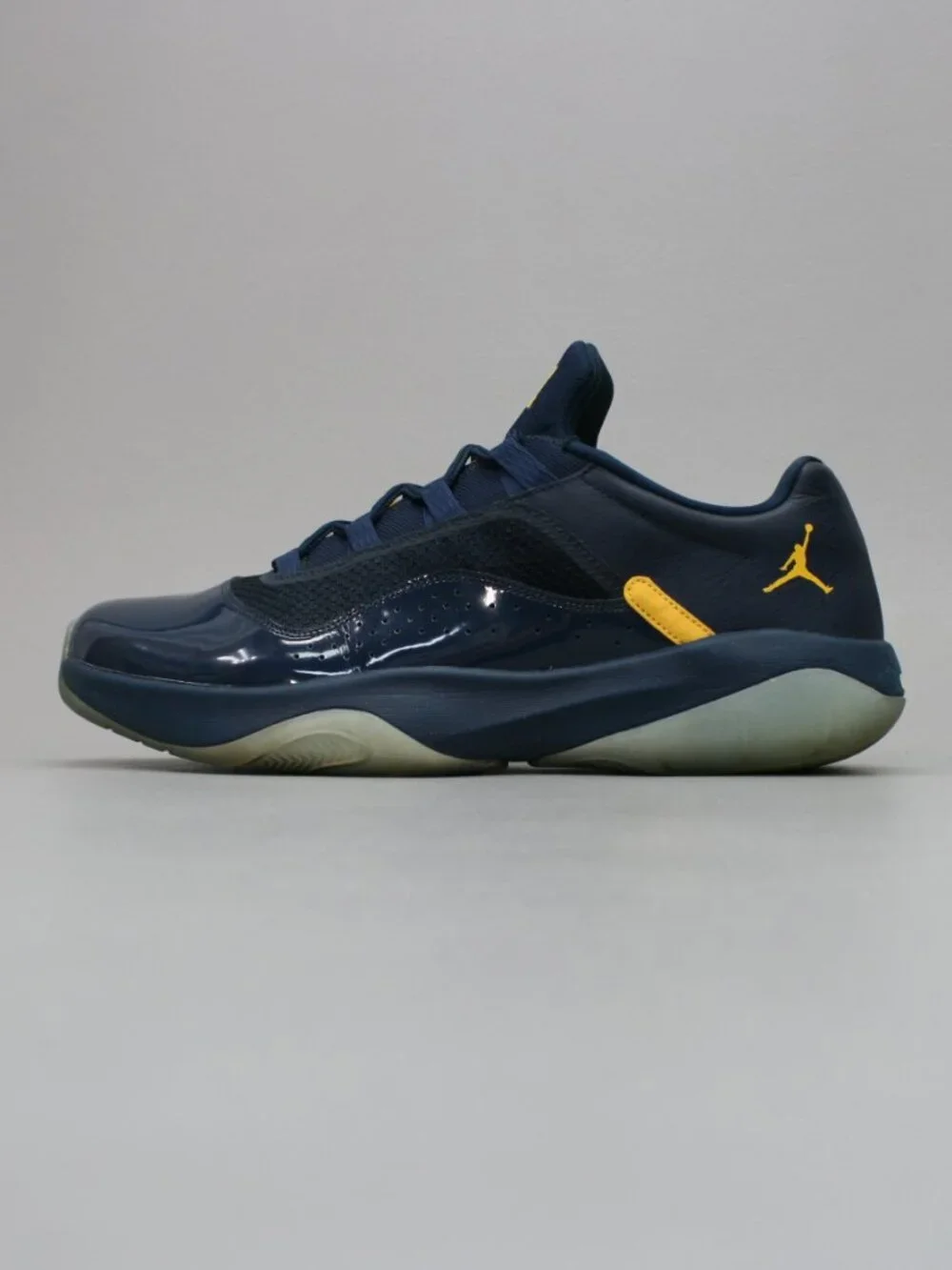Nike Men 13 Air Jordan 11 CMFT Low Michigan Player Issued PE Sneakers DM8767-147